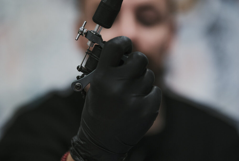 À la Recherche du Meilleur Salon de Tatouage à Annecy ? Votre Quête s’arrête Ici